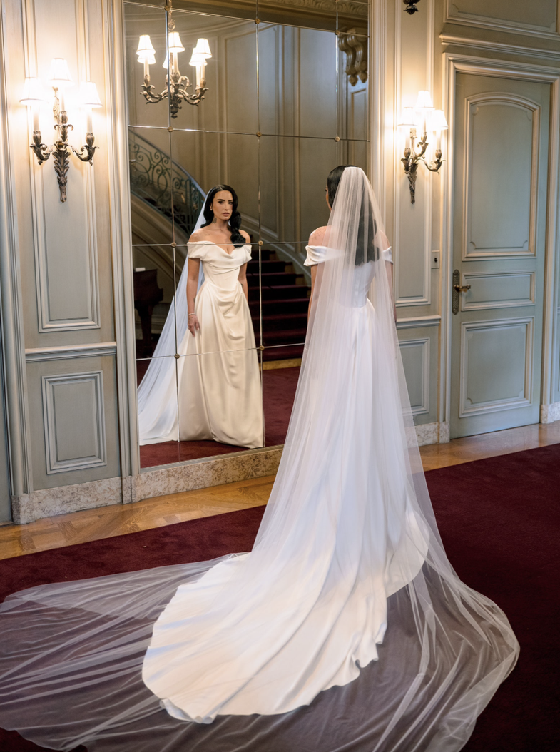 Demi Lovato got married and left us speechless with the dresses she chose! *.*