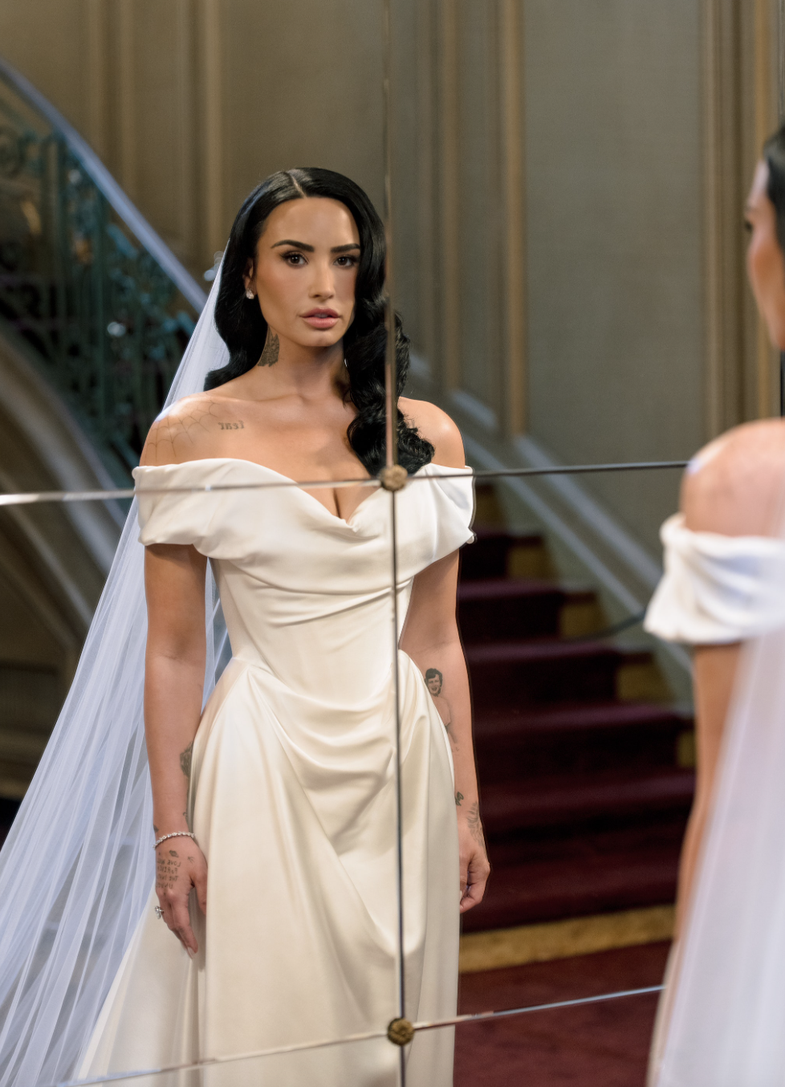 Demi Lovato got married and left us speechless with the dresses she chose! *.*
