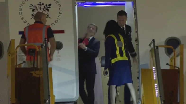 The video where his wife slaps him: Macron shows how the truth lies