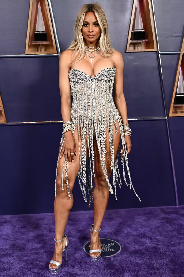“American Music Awards 2025”: Paraqitjet më të bukura