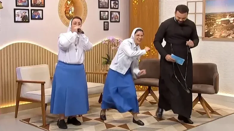 Dy murgeshat bëhen virale pas performancës me beatbox