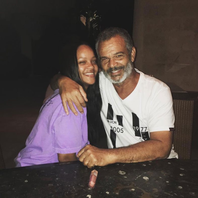 Rihanna humb të atin: Marrëdhënia e komplikuar mes tyre