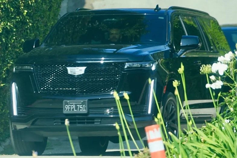 Rihanna humb të atin: Marrëdhënia e komplikuar mes tyre