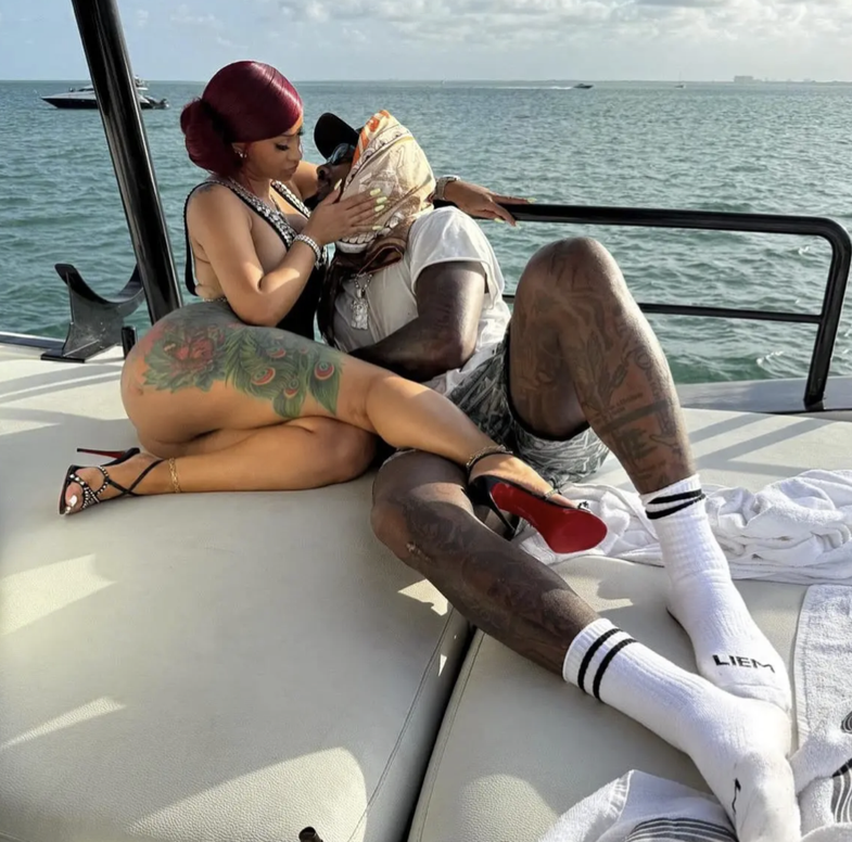 Nisi drama! Offset thumbon Cardi B, pasi reperja konfirmoi lidhjen e re
