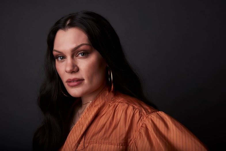 Jessie J diagnostikohet me kancer në gji: "Do të zhdukem për