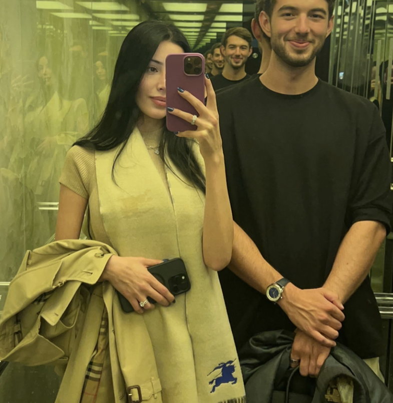 Pas gjithë dramës, ish-i i Liz reagon në Instagram: