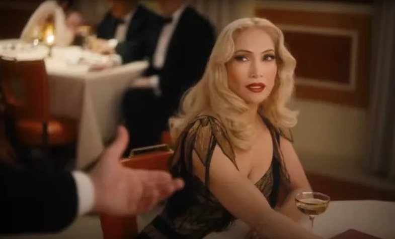 J.Lo ndryshon totalisht 'look': Shfaqet me flokë të zinj dhe