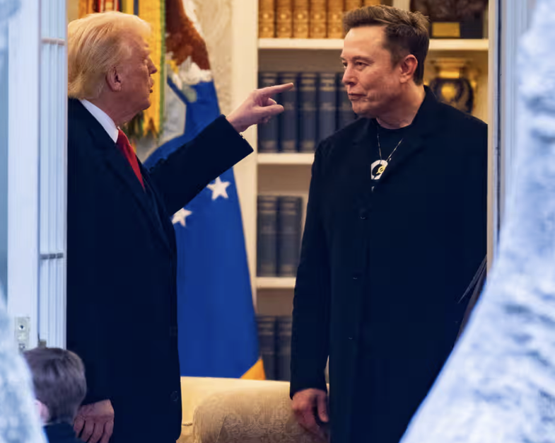 Elon Musk pendohet për disa nga postimet për Donald Trump: